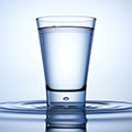Darum ist stilles Wasser gesünder als Sprudelwasser